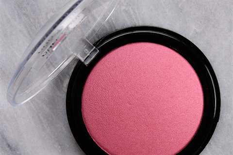 Essence Berry Cheeks Baked Blush Review & Swatches