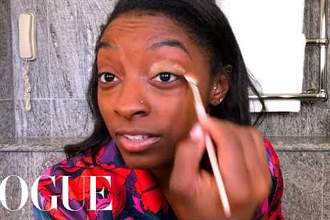 Simone Biles''s Guide to Gold Eye Makeup | Beauty Secrets | Vogue